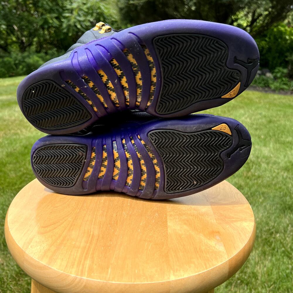 Jordan Men's Athletic Shoes Black & Purple - Picture 7 of 10